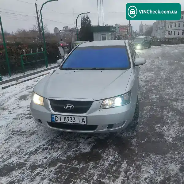 Hyundai Sonata 2004, фото з оголошення 2 з 21, VIN KMHEU41CP5A038910