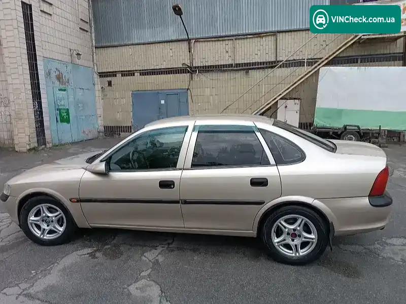 Opel Vectra 1998, фото з оголошення 2 з 14, VIN W0L0JBF19W1013024