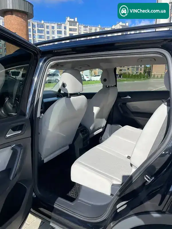 Volkswagen Tiguan 2021, фото з оголошення 2 з 15, VIN 3VV1B7AX2MM055220