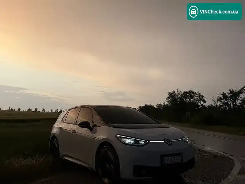 Volkswagen ID.3 2021, фото з оголошення 2 з 20, VIN LSVFA6E98M2011322