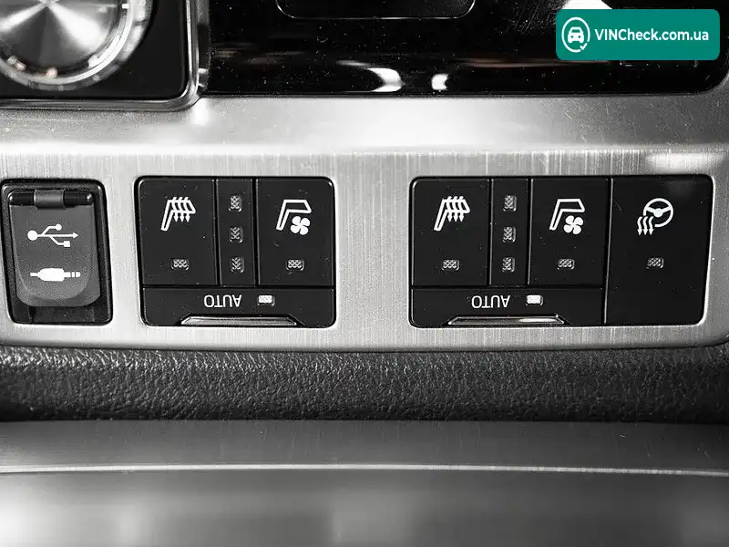 Toyota Land Cruiser 2019, фото з оголошення 2 з 20, VIN JTMCV02J904279123
