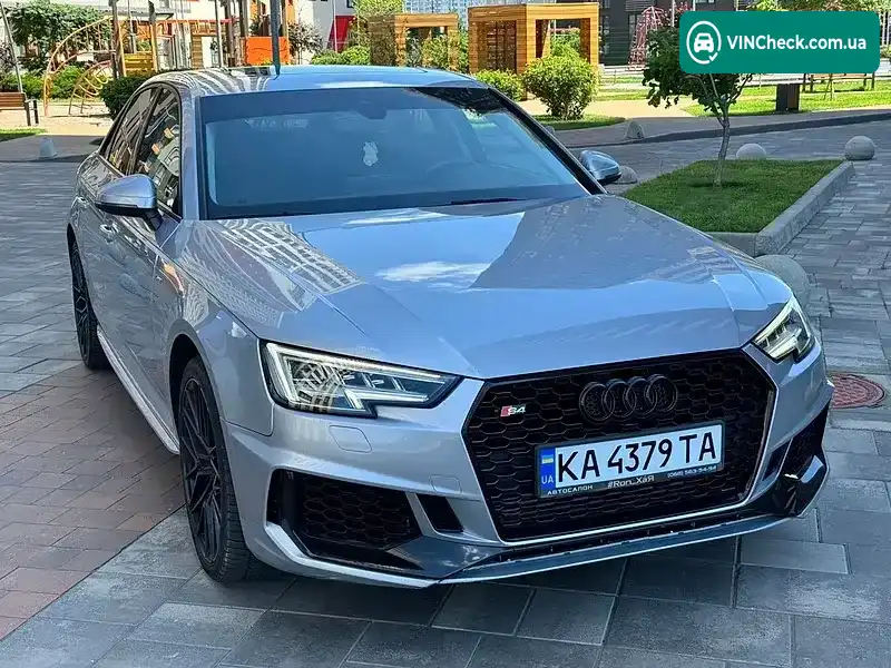 Audi A4 2018, фото з оголошення 2 з 20, VIN WAUKMAF42JA218947