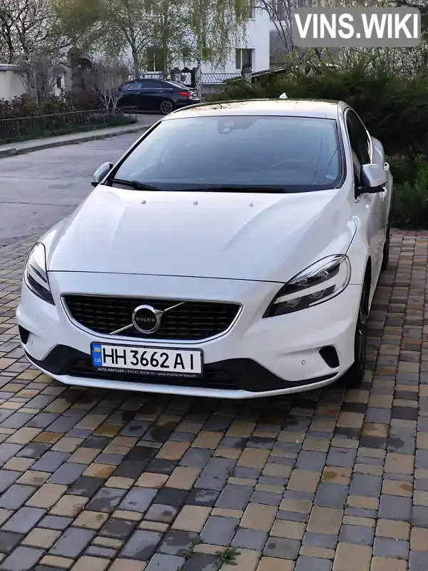 Volvo V40 2019, фото з оголошення 1 з 21, VIN YV1MV33V0K2592447