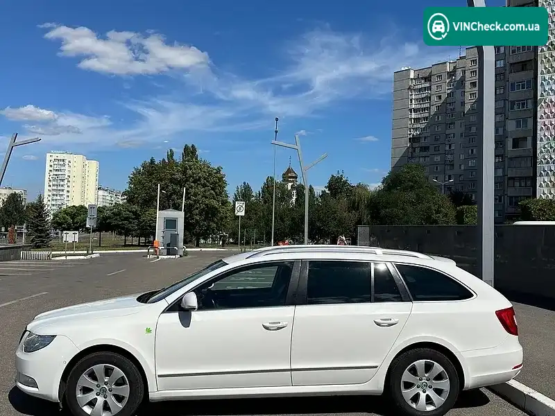 Skoda Superb 2012, фото з оголошення 2 з 20, VIN TMBJJ93T4D9031040
