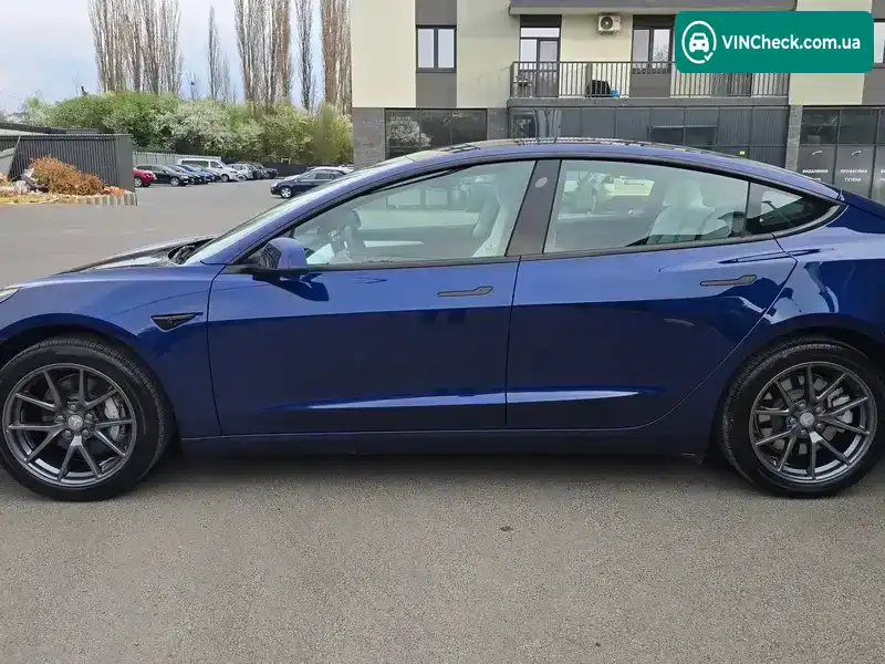 Tesla Model 3 2023, фото з оголошення 2 з 21, VIN 5YJ3E1EA5PF547556