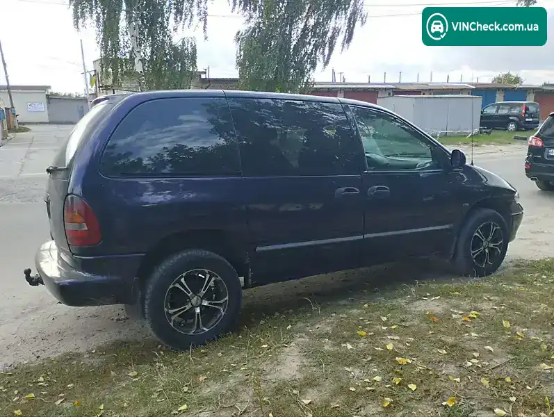 Chrysler Voyager 1998, фото з оголошення 1 з 14, VIN 1C4GYN7M8WU516055