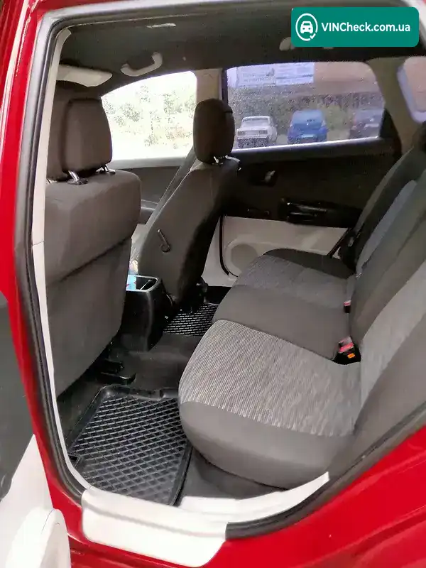 Kia Ceed 2007, фото з оголошення 2 з 9, VIN U5YFF24428L070998