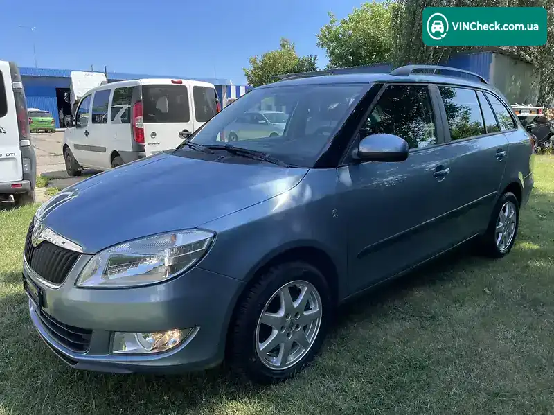 Skoda Fabia 2010, фото з оголошення 2 з 20, VIN TMBJN25J8B3110590