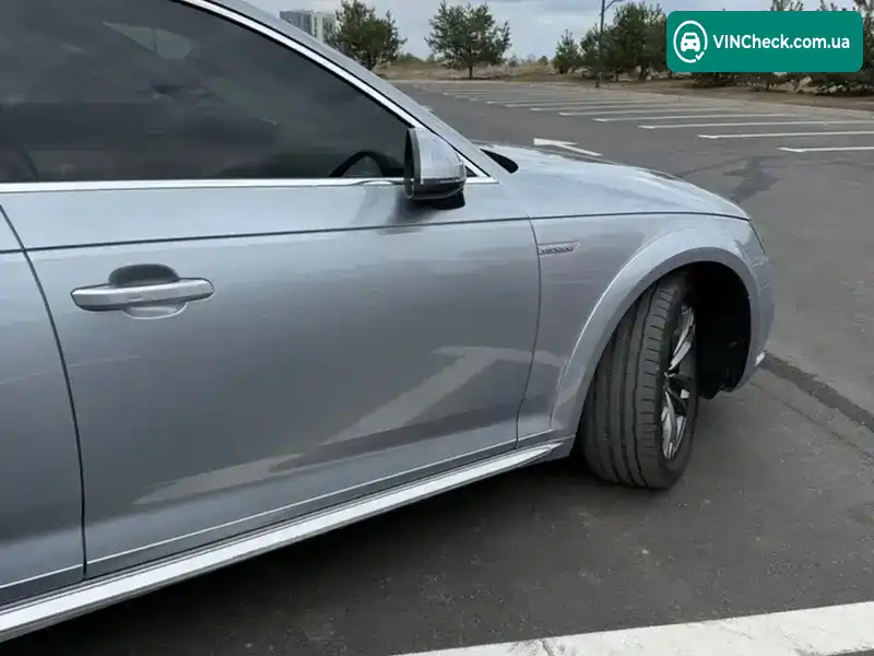 Audi A4 2019, фото з оголошення 2 з 15, VIN WA18NAF48KA047739