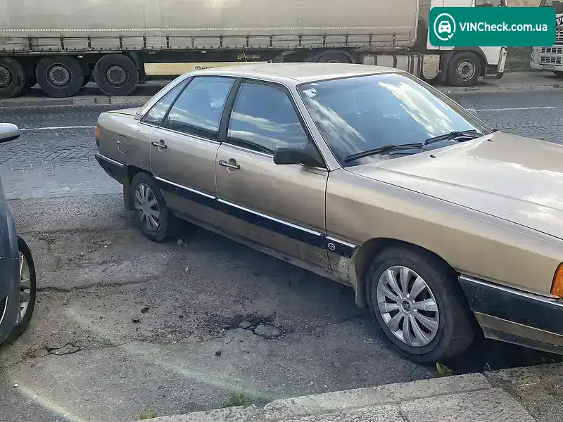 Audi 100 1987, фото з оголошення 2 з 7, VIN WAUZZZ44ZHN081225