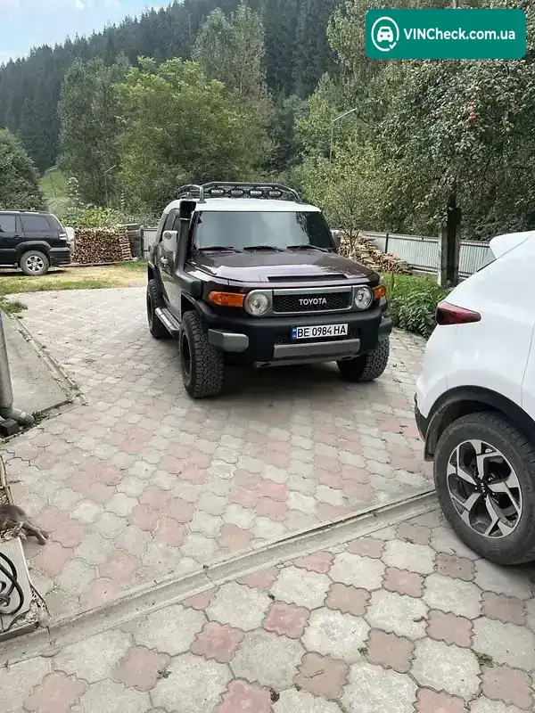 Toyota FJ Cruiser 2006, фото з оголошення 1 з 4, VIN JTEBU11F470038889