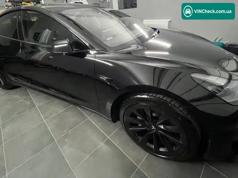 Tesla Model 3 2018, фото з оголошення 2 з 5, VIN 5YJ3E1EA9JF011362