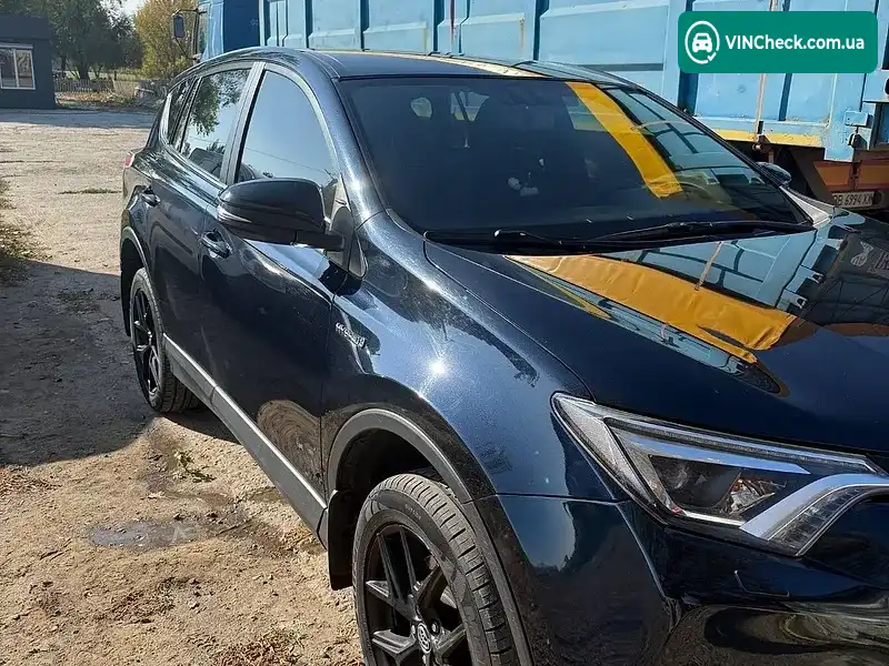 Toyota RAV4 2017, фото з оголошення 2 з 19, VIN JTMWRREV10D059995