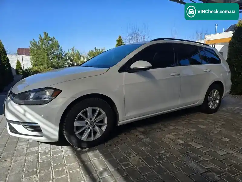 Volkswagen Golf 2017, фото з оголошення 1 з 21, VIN 3VWD17AU2JM755767