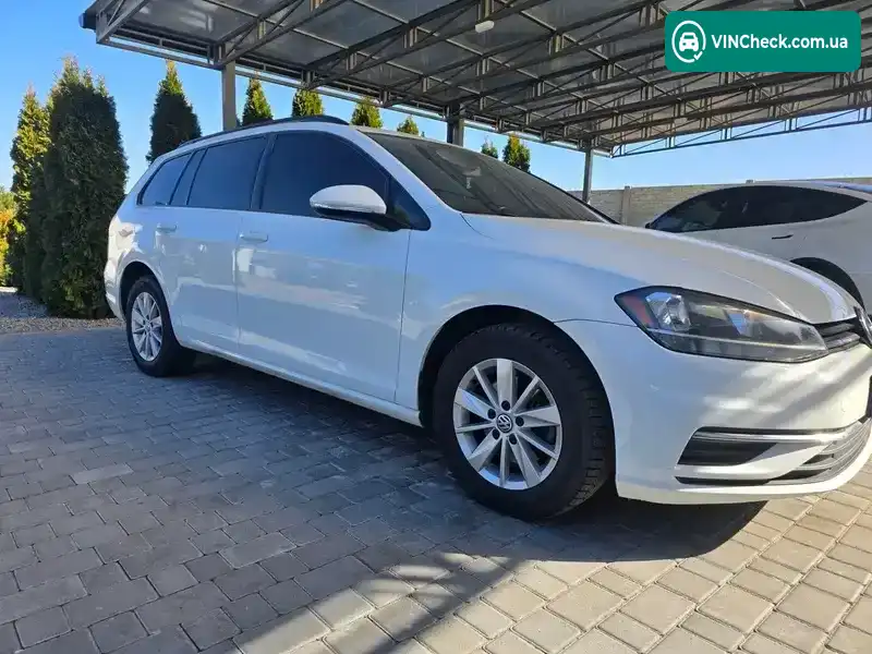 Volkswagen Golf 2017, фото з оголошення 2 з 21, VIN 3VWD17AU2JM755767