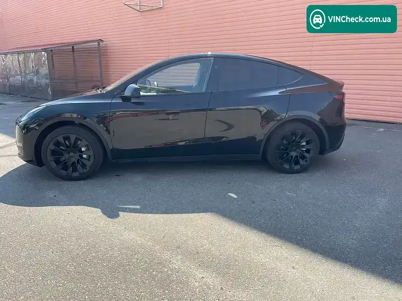 Tesla Model Y 2024, фото з оголошення 2 з 12, VIN 7SAYGDED1RF057360