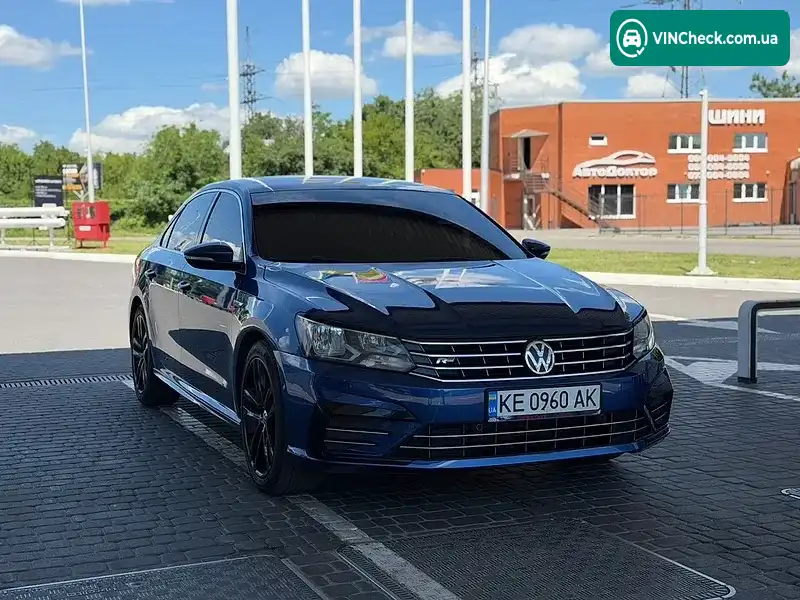 Volkswagen Passat 2017, фото з оголошення 1 з 12, VIN 1VWDT7A35HC059059