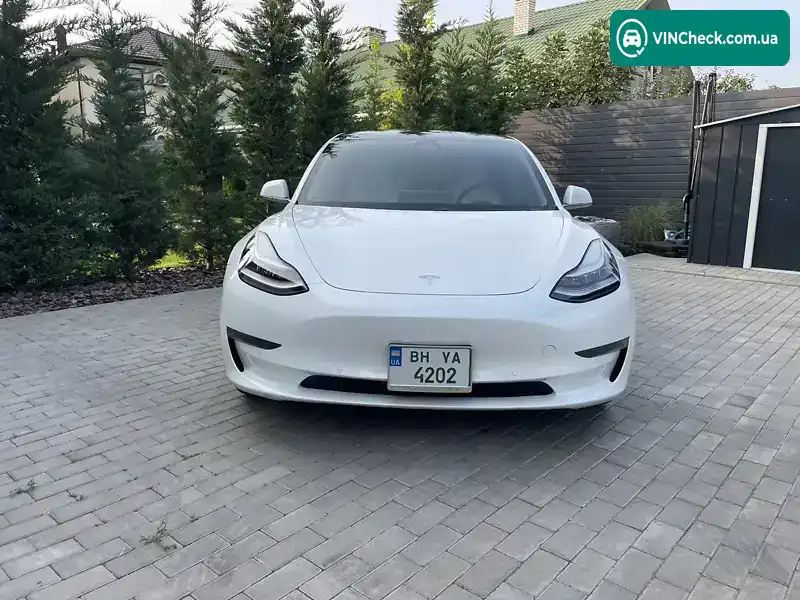 Tesla Model 3 2020, фото з оголошення 2 з 11, VIN 5YJ3E1EA3LF634642