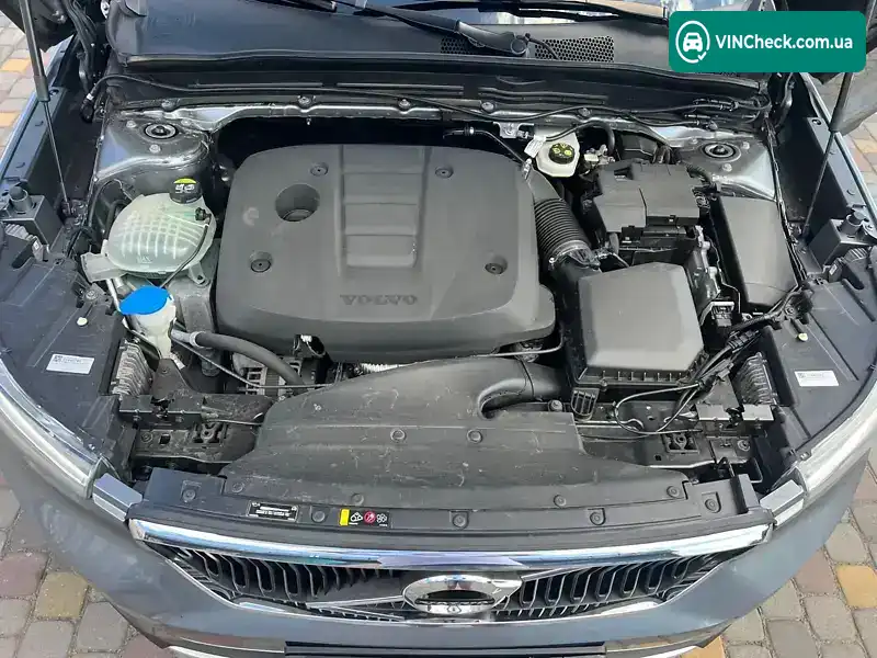 Volvo XC40 2019, фото з оголошення 2 з 21, VIN YV1XZ72VDK2129949