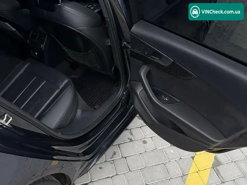 Audi A4 2018, фото з оголошення 2 з 20, VIN WAUENAF41JN018581