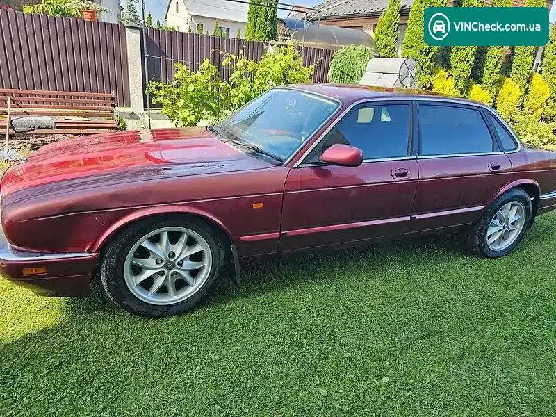 Jaguar XJ 1994, фото з оголошення 2 з 20, VIN SAJJFALD4BC740437