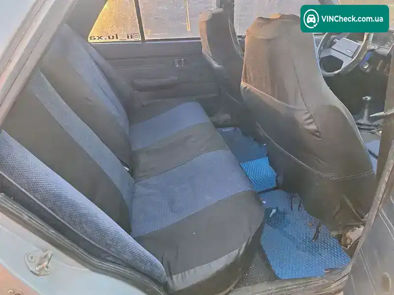 Mazda 626 1985, фото з оголошення 2 з 8, VIN JMZGC121201568622