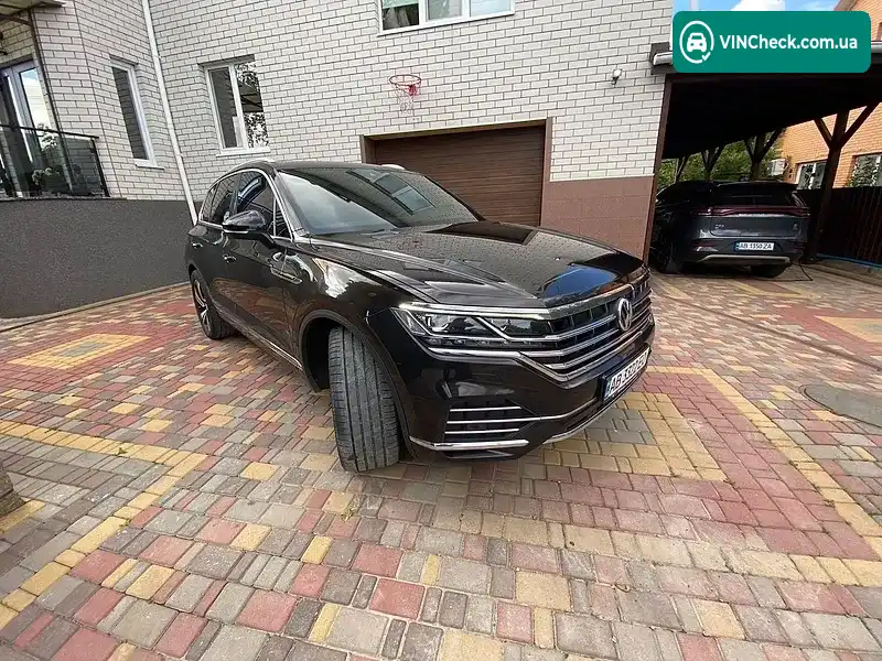 Volkswagen Touareg 2018, фото з оголошення 2 з 20, VIN WVGZZZCRZKD007690