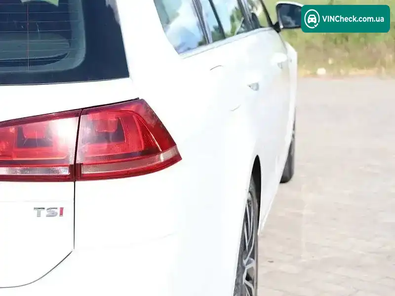 Volkswagen Golf 2016, фото з оголошення 2 з 20, VIN 3VWC17AU1GM518806