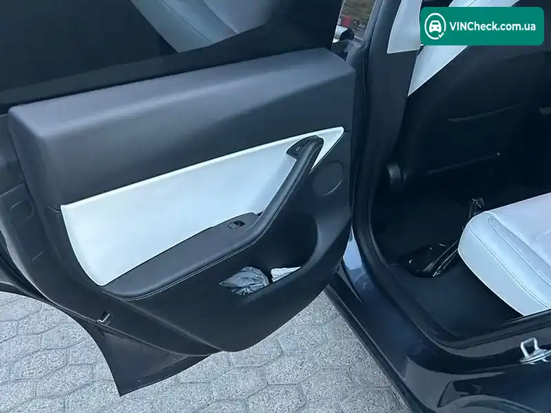 Tesla Model Y 2021, фото з оголошення 2 з 14, VIN 7SAYGDEE6NF309803