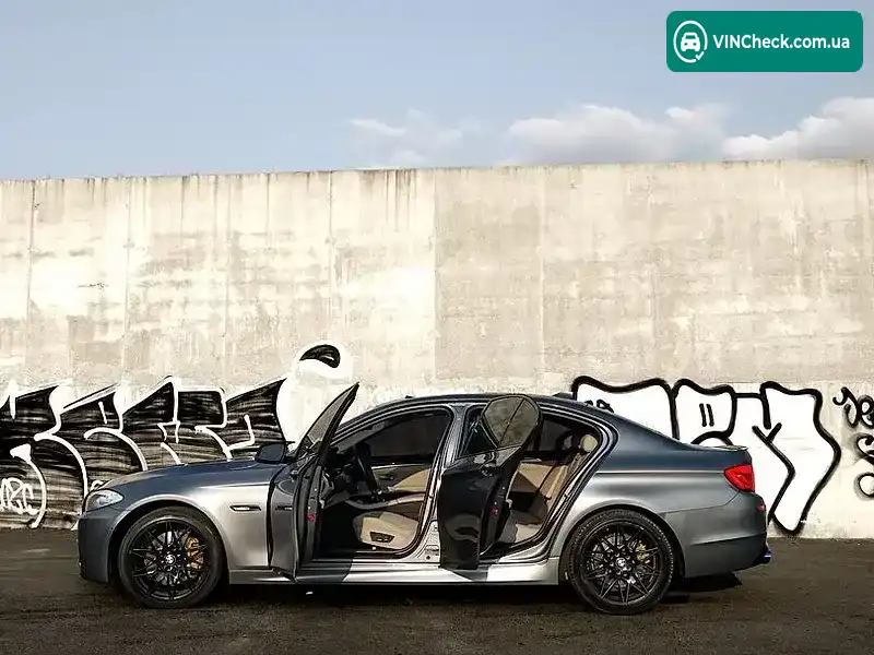 BMW 5 Series 2012, фото з оголошення 2 з 21, VIN WBAFU7C59DDU73292