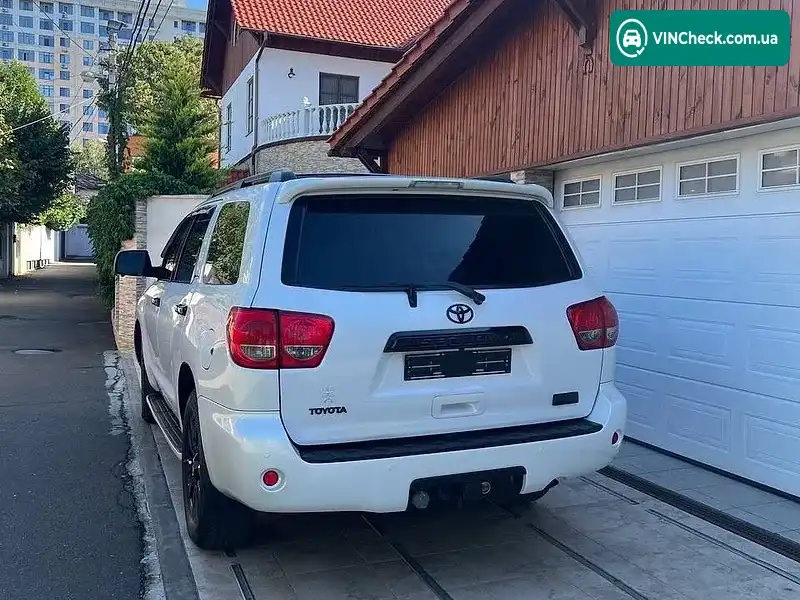 Toyota Sequoia 2008, фото з оголошення 2 з 10, VIN 5TDBY67A58S006226