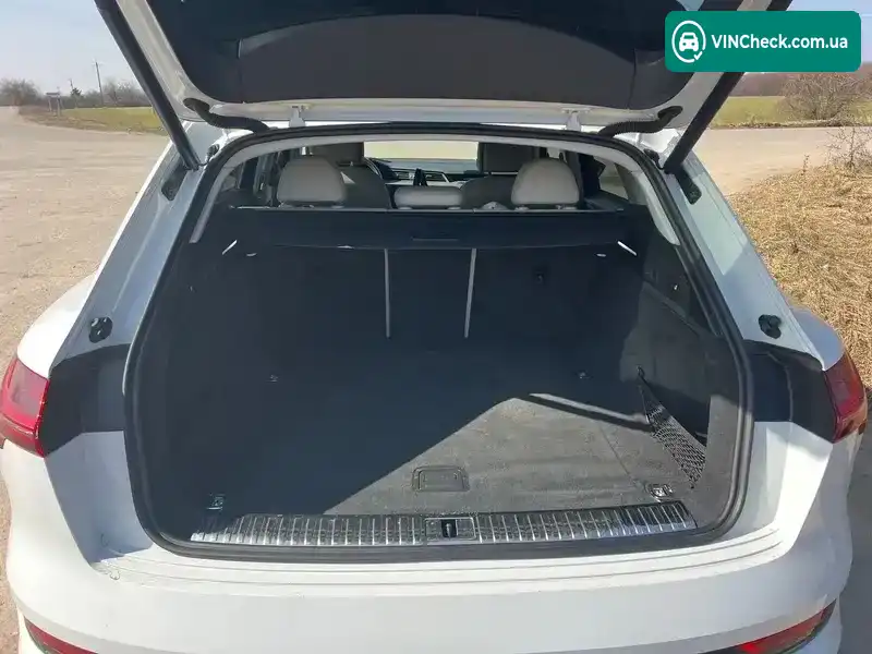 Audi e-tron 2020, фото з оголошення 2 з 11, VIN WA1AAAGE0MB010315