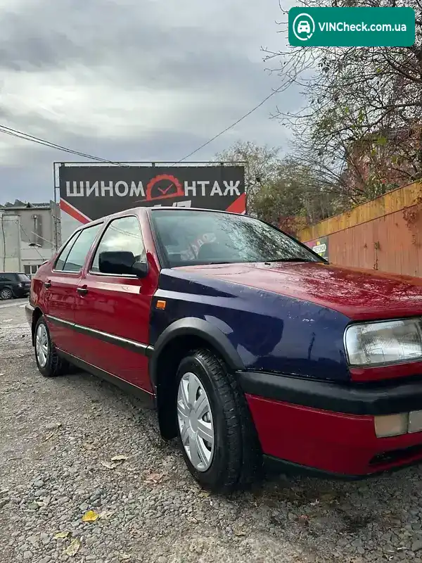 Volkswagen Vento 1994, фото з оголошення 2 з 9, VIN WVWZZZ1HZRW362341
