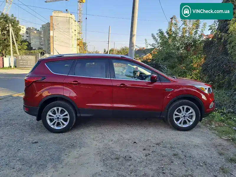 Ford Escape 2019, фото з оголошення 2 з 18, VIN 1FMCU9GD7KUB19332