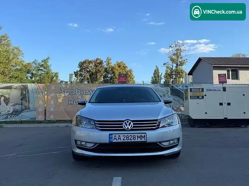 Volkswagen Passat 2014, фото з оголошення 1 з 20, VIN 1VWBT7A32FC051893