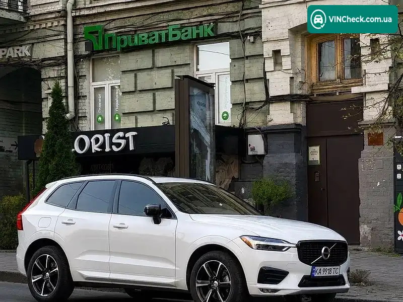 Volvo XC60 2020, фото з оголошення 1 з 16, VIN YV4102RM3M1744162