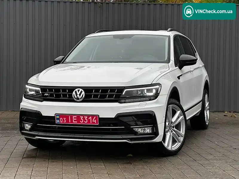 Volkswagen Tiguan 2018, фото з оголошення 2 з 20, VIN 3VV2B7AX2JM049627