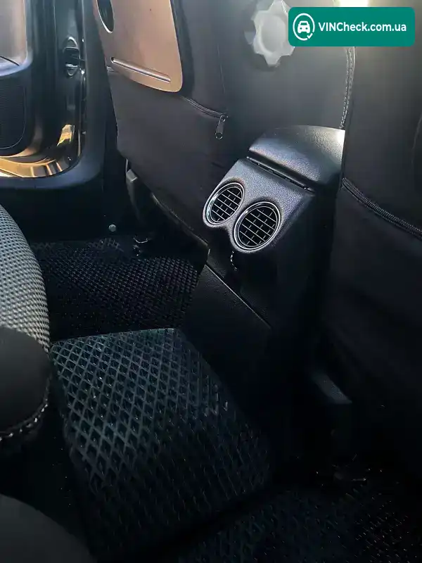 Peugeot 308 2008, фото з оголошення 2 з 21, VIN VF34H5FXH55207328