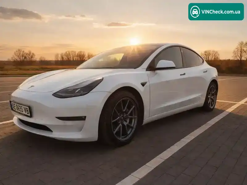 Tesla Model 3 2021, фото з оголошення 1 з 13, VIN 5YJ3E1EA5MF028356