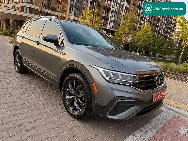 Volkswagen Tiguan 2023, фото з оголошення 1 з 20, VIN 3VV3B7AX5PM045164