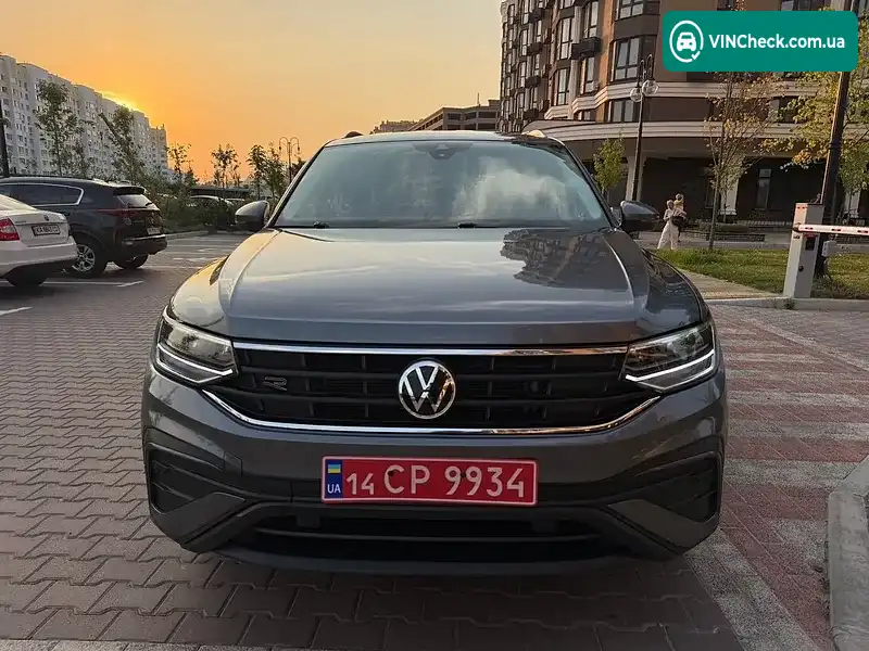 Volkswagen Tiguan 2023, фото з оголошення 2 з 20, VIN 3VV3B7AX5PM045164