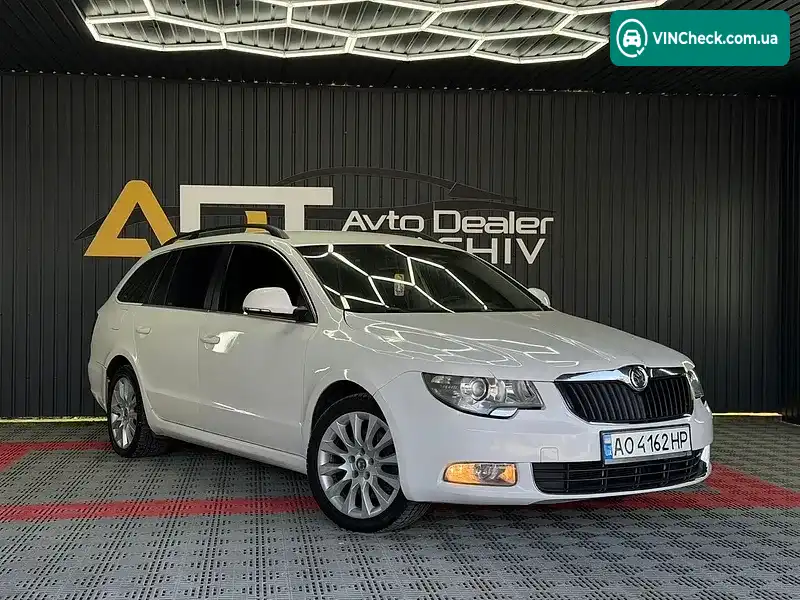 Skoda Superb 2011, фото з оголошення 2 з 19, VIN TMBJE73T5C9007871