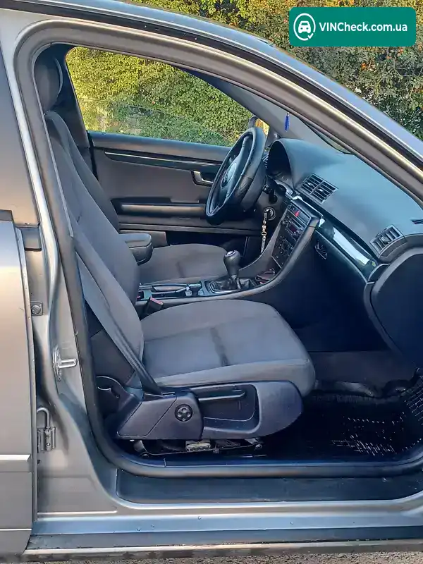 Audi A4 2004, фото з оголошення 2 з 13, VIN WAUZZZ8E75A111032