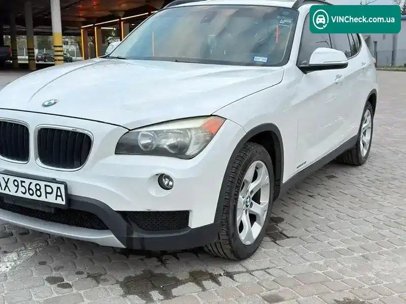 BMW X1 2012, фото з оголошення 2 з 17, VIN WBAVM1C54DVW43741