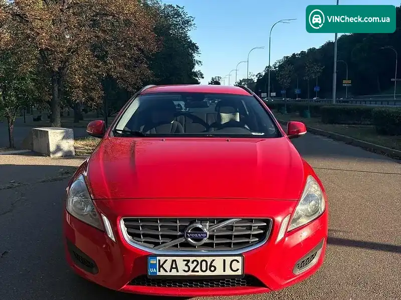 Volvo V60 2011, фото з оголошення 2 з 10, VIN YV1FW84A1C1054017