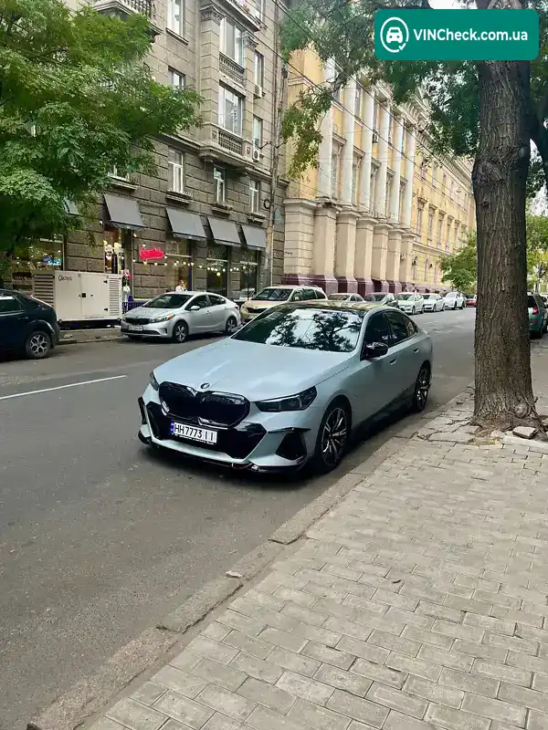 BMW 5 Series 2024, фото з оголошення 1 з 17, VIN WBA11FK060CS93254