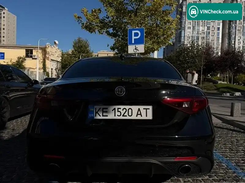 Alfa Romeo Giulia 2017, фото з оголошення 2 з 12, VIN ZARFAEDNXJ7566210