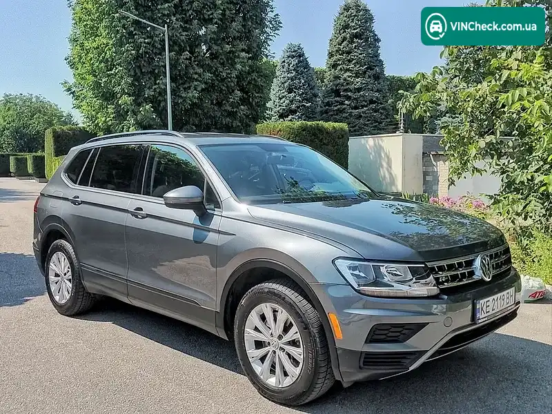 Volkswagen Tiguan 2018, фото з оголошення 2 з 20, VIN 3VV1B7AX3JM121804