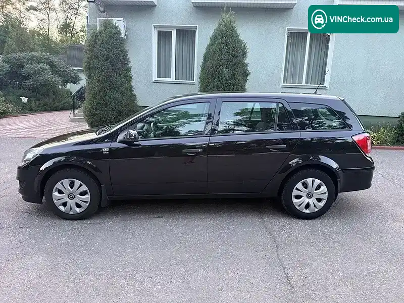 Opel Astra 2009, фото з оголошення 2 з 20, VIN W0L0AHL3592132004