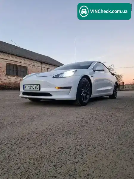 Tesla Model 3 2020, фото з оголошення 2 з 21, VIN 5YJ3E1EA5LF632570